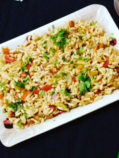 आलू मूरी (Aloo muri recipe in Hindi) रेसिपी मुख्य फोटो