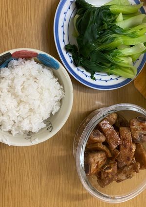 Hình của món Sườn xào chua ngọt.
