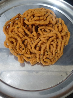 வரகு அரிசி முறுக்கு(varagu arisi murukku recipe in tamil) செய்முறை முக்கிய புகைப்படம்