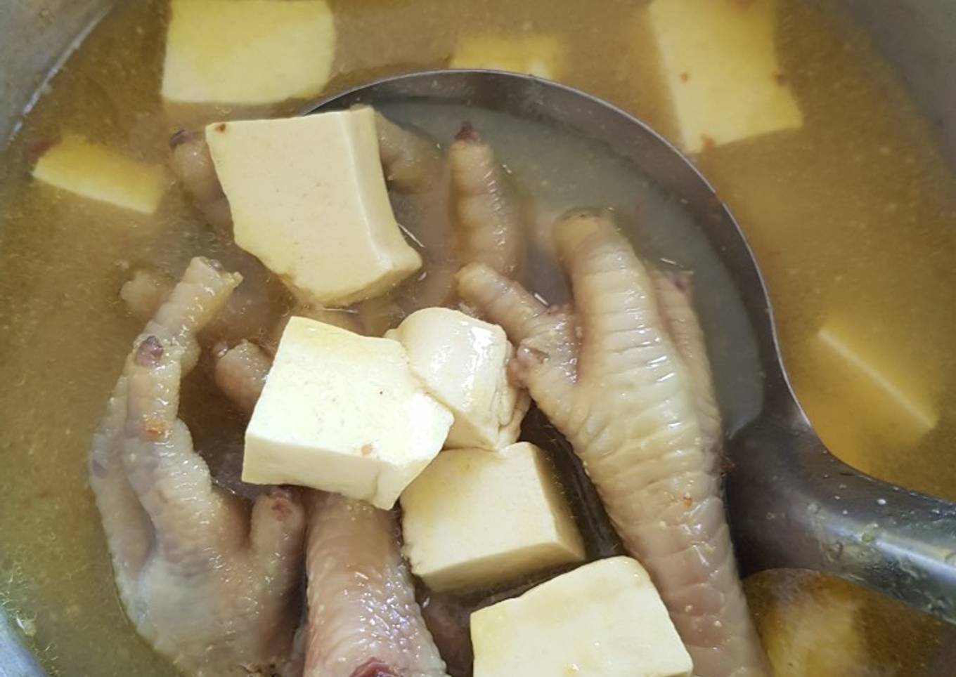Kari kaldu ceker tahu
