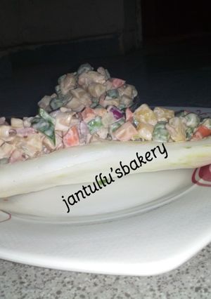 A picture of Potato salad boat.