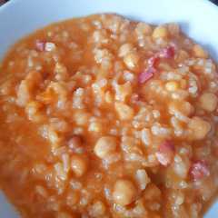 Una foto de Garbanzos con arroz tm5