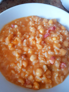 Una foto de Garbanzos con arroz tm5