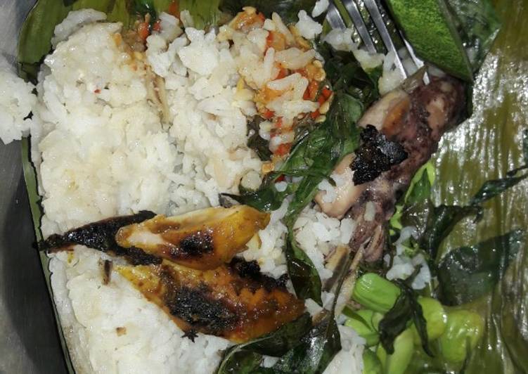 Nasi Bakar Cumi Asin