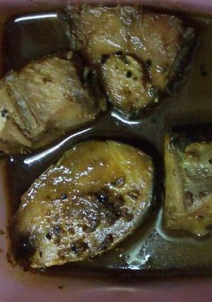 ইলিশ মাছের ঝোল (illish macher jhol recipe in Bengali) রেসিপির প্রধান ছবি