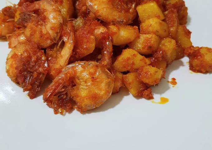 Balado kentang udang