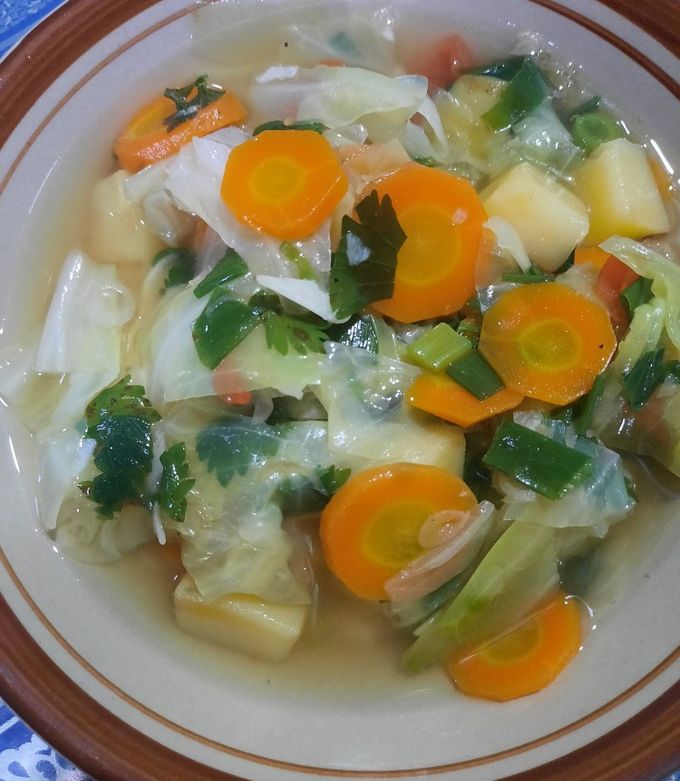 https://img-global.cpcdn.com/recipes/de1605d5d6f6af98/680x781cq80/sayur-sop-rumahan-sederhana-foto-resep-utama.jpg