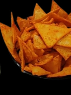 மெக்சிகன் சீஸி ரைஸ் நாசோஸ் வித் கிரீன் டிப்(cheesy rice nachos) செய்முறை முக்கிய புகைப்படம்