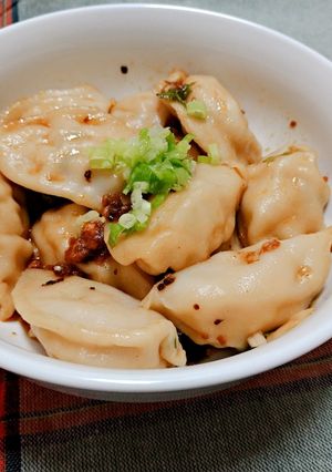 【一個人的廚房】紅油水餃(15分鐘上菜) 的食譜成品照片