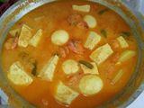 Gulai telur, tahu, kentang, udang versi Padang
