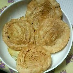 A picture of Lachedar mathri.