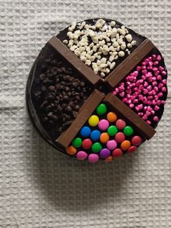ચોકલેટ કેક(chocolate Cake Recipe in Gujarati) રેસીપી મુખ્ય ફોટો