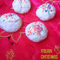 A picture of Italian Christmas Cookies.