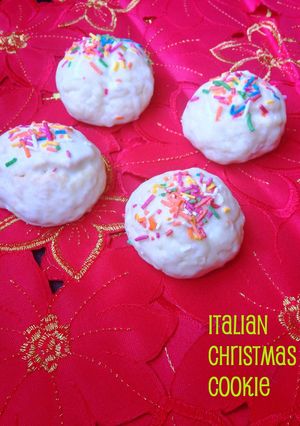 A picture of Italian Christmas Cookies.