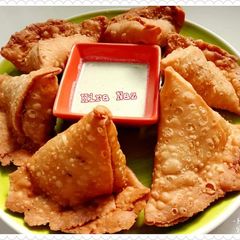 #Aloo_k_SAMOSAY!! #RamadanKiTayari A picture of #Aloo_k_SAMOSAY!! #RamadanKiTayari.