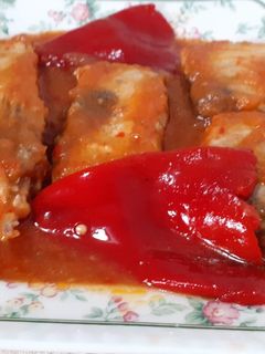 Una foto de Bonito con tomate