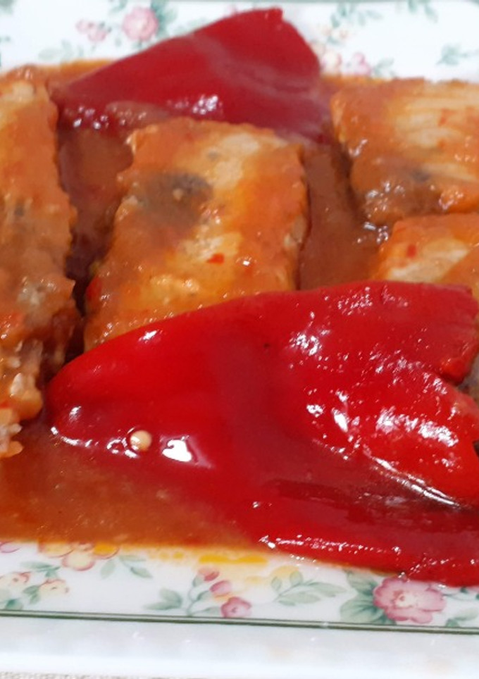 Una foto de Bonito con tomate