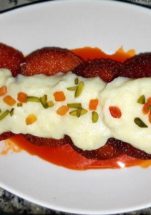 A picture of Shahi tukda.