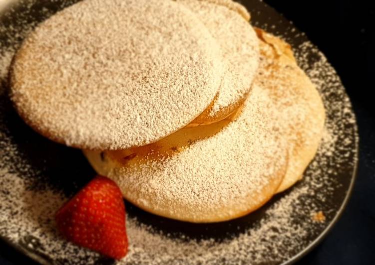 Pancake di farro senza uova,latte,grano con gocce di cioccolato