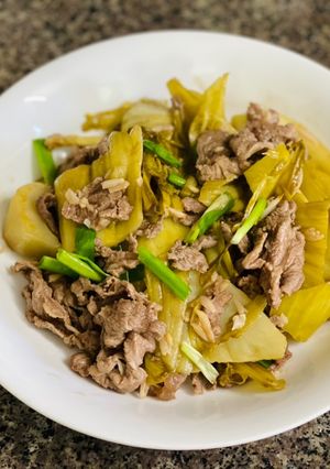 Hình của món Bò Xào Cải Chua.