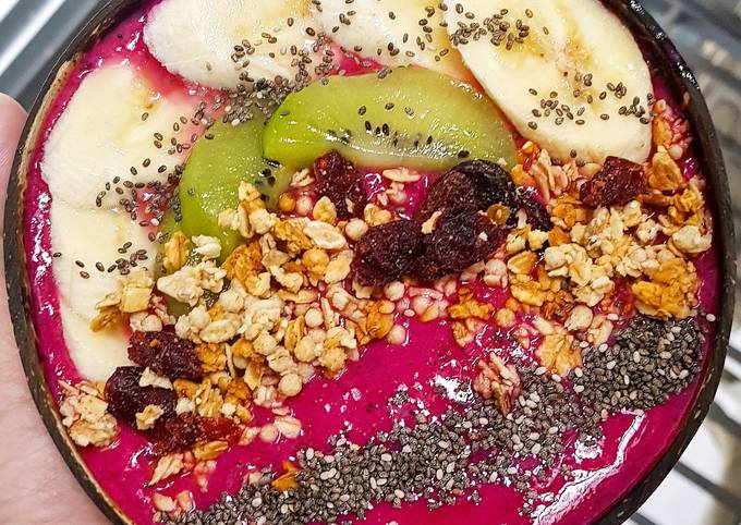 Cách Làm Món Dragonfruit Smoothie Bowl của Janey's Kitchen - Cookpad