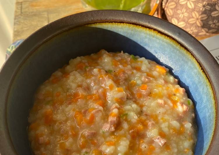 Steps to Make Delicious Congee with Carrot and Sausage