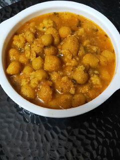 A picture of Pakode curry.