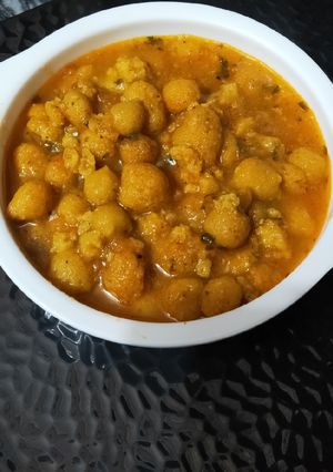 A picture of Pakode curry.