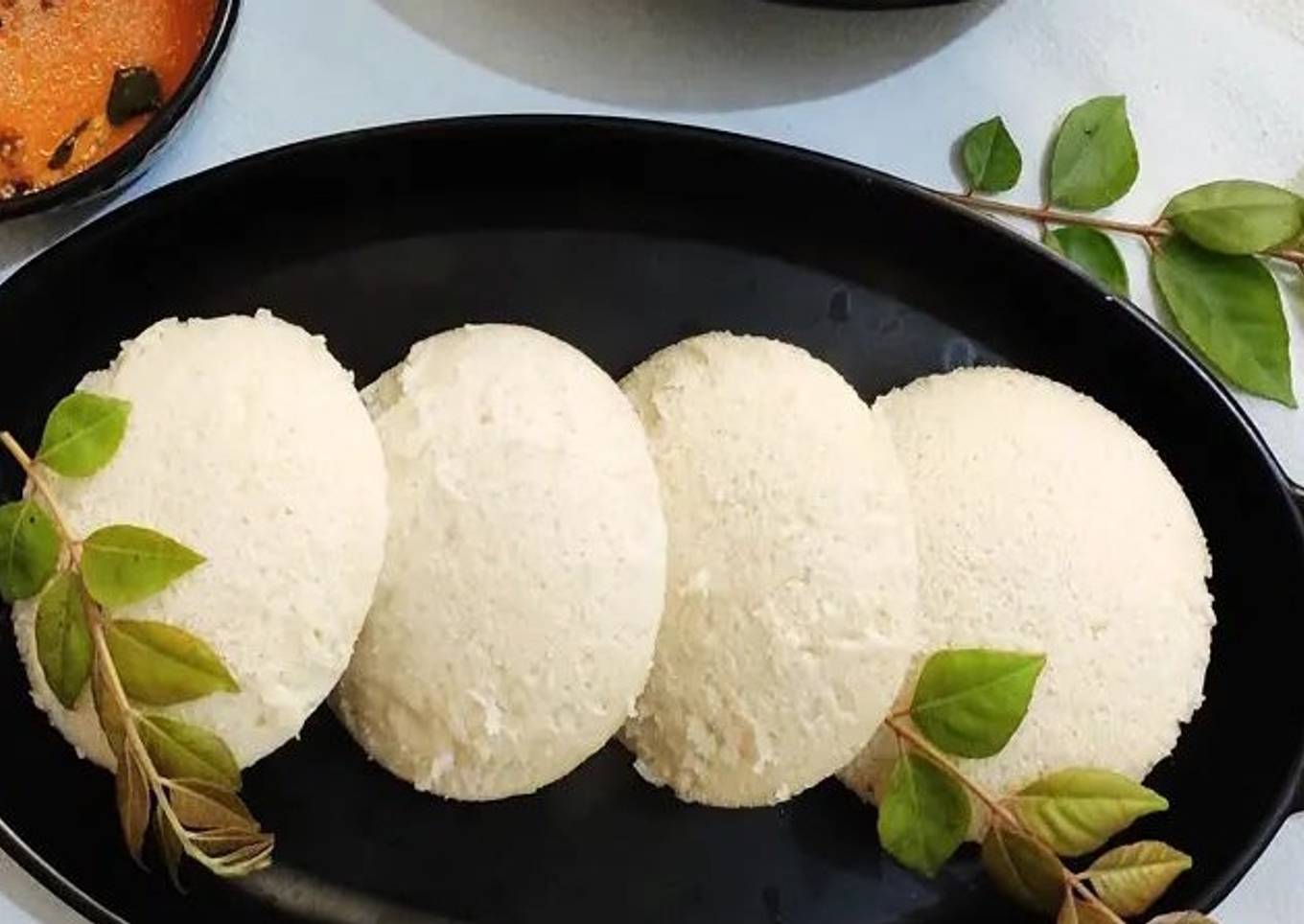 Instant Semolina/Sooji/Plain Rava Idli