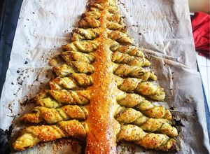 Une photo de Sapin de Noël feuilleté au pesto