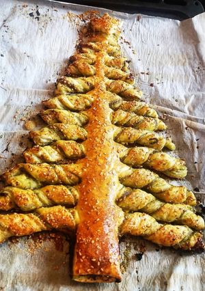 Une photo de Sapin de Noël feuilleté au pesto