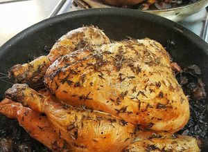 Una foto de Pollo horneado al tomillo