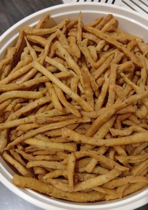 Foto resep Kue Bawang seledri kesyukaan Anak Bontot