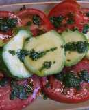 Tomates y aguacate con vinagreta de perejil