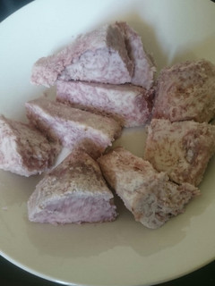 A picture of Boiled arrow roots.