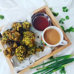 A picture of Spring onion pakoras.