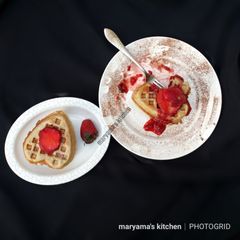 A picture of Sinasir(Rice pancake)waffles.