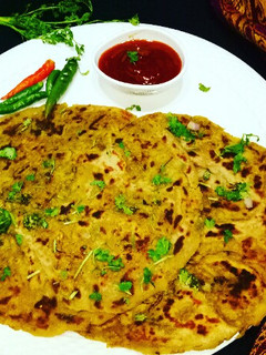 आलू लच्छा पराठा (aloo lachha paratha recipe in marathi) रेसिपी चे मुख्य फोटो