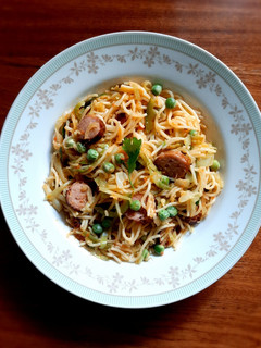 A picture of One-pot cabbage & Sausage pasta.