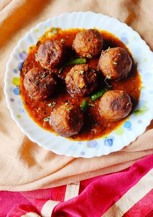 কাঁচকলা কোপ্তাকারি(kachkalar kopta curry recipe in bengali) রেসিপির প্রধান ছবি