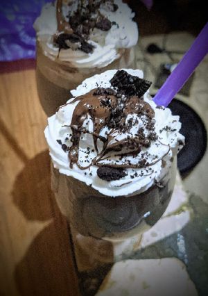 A picture of Oreo milkshake.