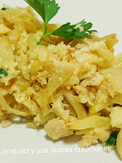 Una foto de Bacalao dorado o bacalhau á bras