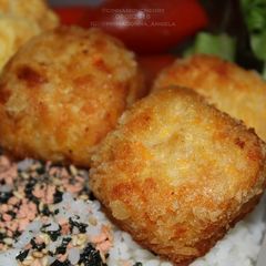 A picture of Chicken Nuggets with Carrot and Mozzarella.