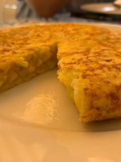 Una foto de Tortilla de calabacín y patata ligera y facilisima