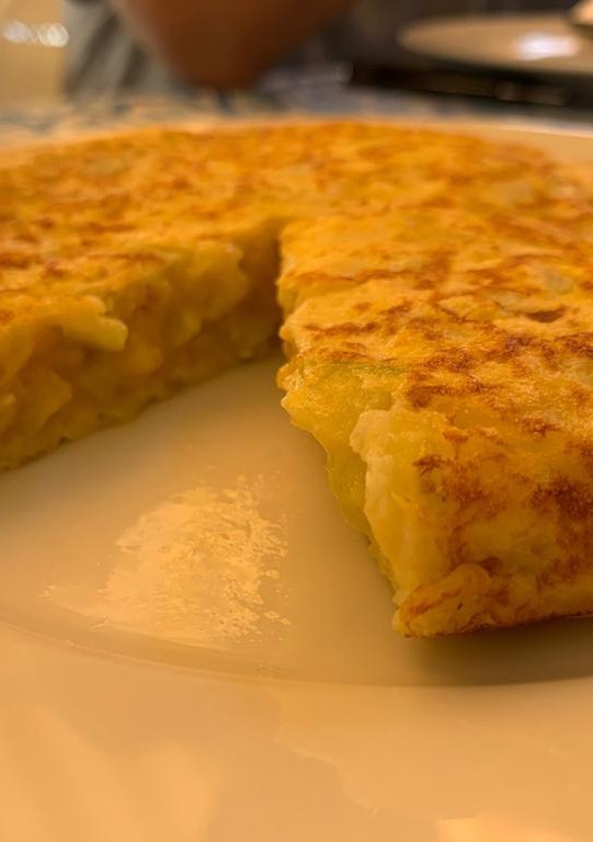 Una foto de Tortilla de calabacín y patata ligera y facilisima