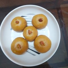 A picture of Besan Ladoo.