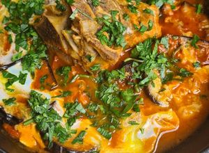 Une photo de Mderbel aubergine 🍆 sauce tomate