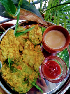 पालक के पकोड़े (Palak ke pakode recipe in Hindi) रेसिपी मुख्य फोटो