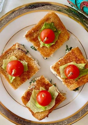 A picture of Paneer Corn Spinach Sandwich.