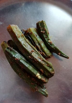 A picture of Bharwa bhindi (stuffed okra).